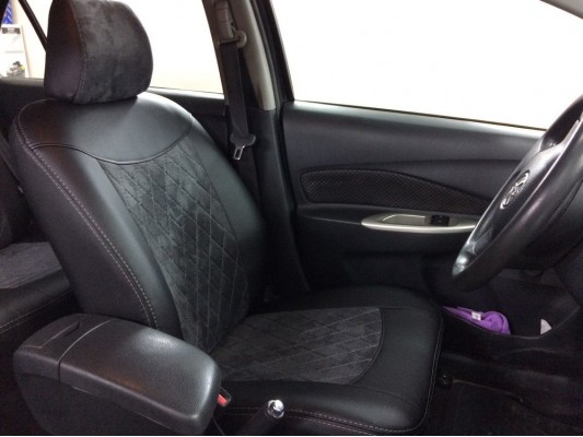 Авточехлы на Toyota Yaris Авточехлы на Toyota Yaris